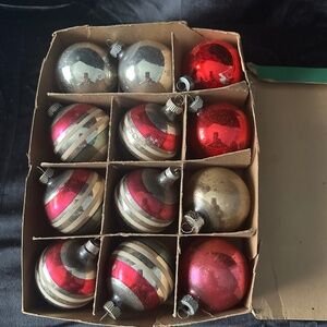 Shiny Brite Vintage, 12 mercury glass ornaments,5 solid and 6 stripe round.